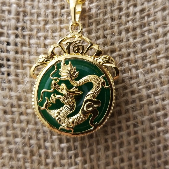 Jewelry - Amazing Pendant & Necklace